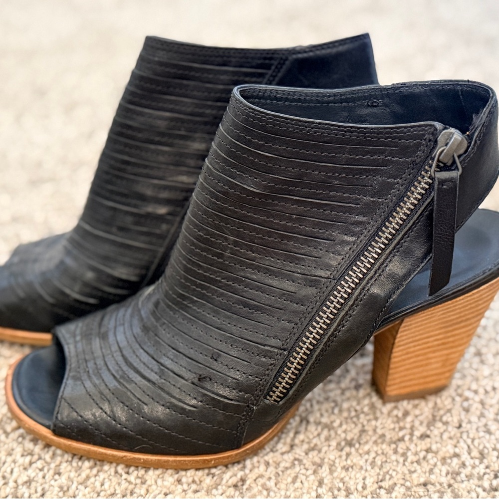 Paul Green Cayanne Peep Toe Bootie